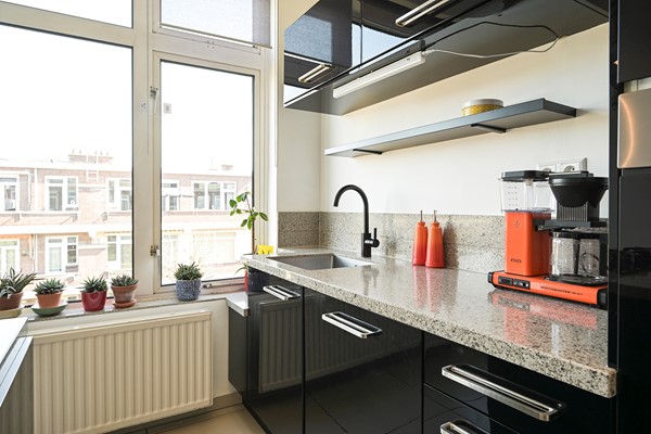 Medium property photo - Van Weede Van Dijkveldstraat 13B, 2582 KP Den Haag